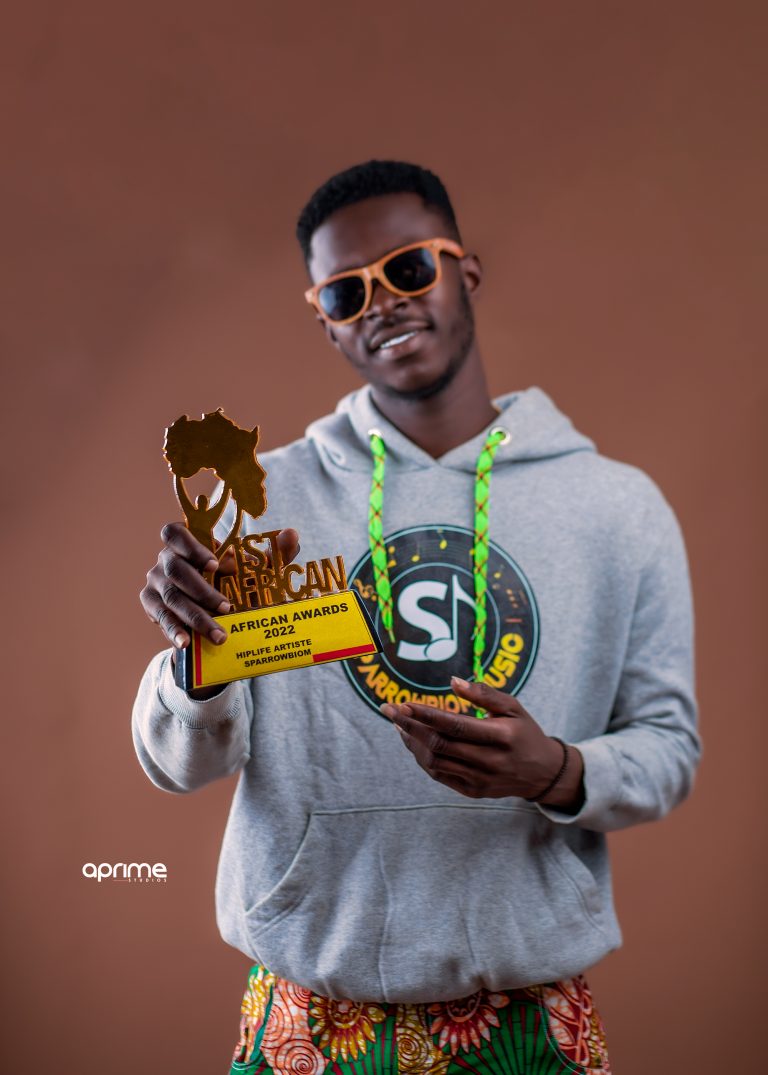 Sparrowbiom Wins Hip Life Artiste Of The Year At 1st African Awards 2022