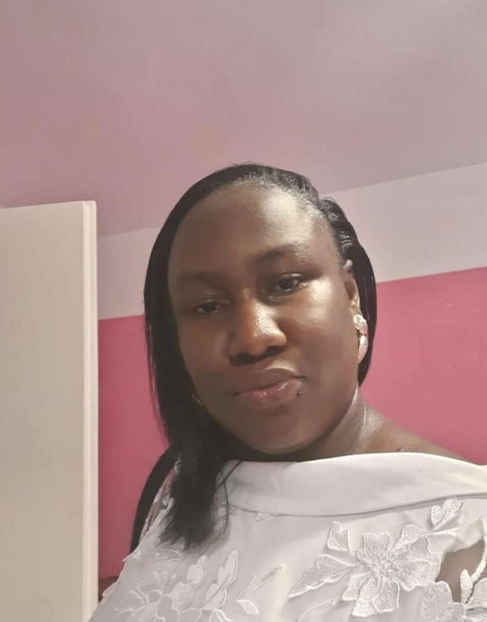 Ghanaian Lady In Europe Defrauding People With Austria Passport