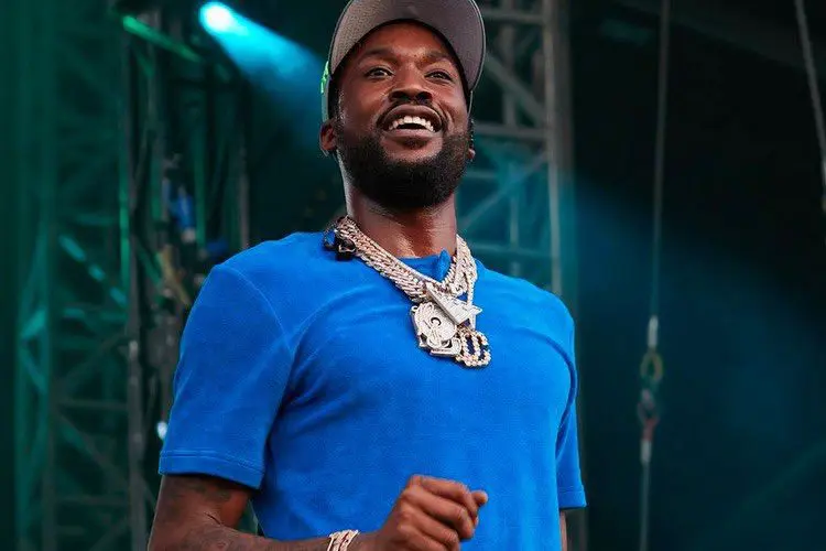 ‘They pickpocketed me’ – Meek Mill after phone stolen in Ghana